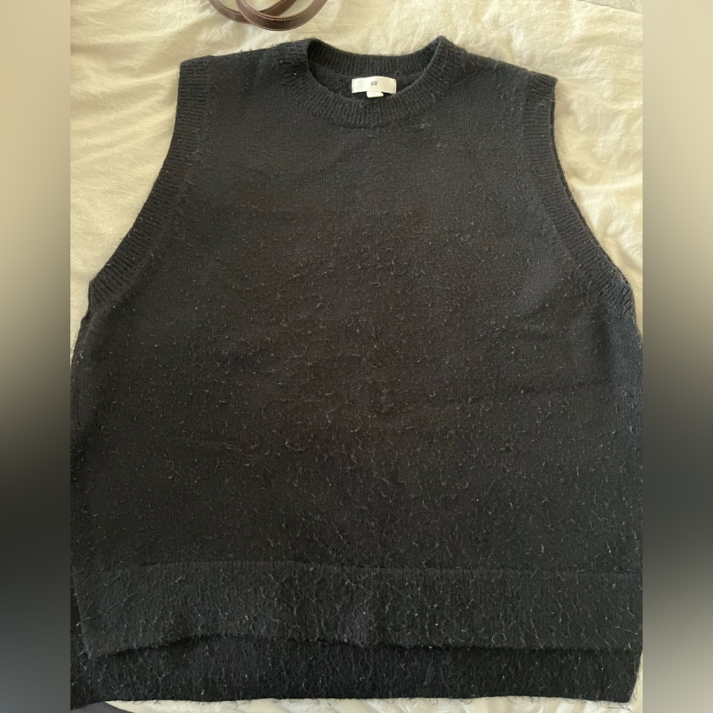 H&M chunky oversized sweater vest size M